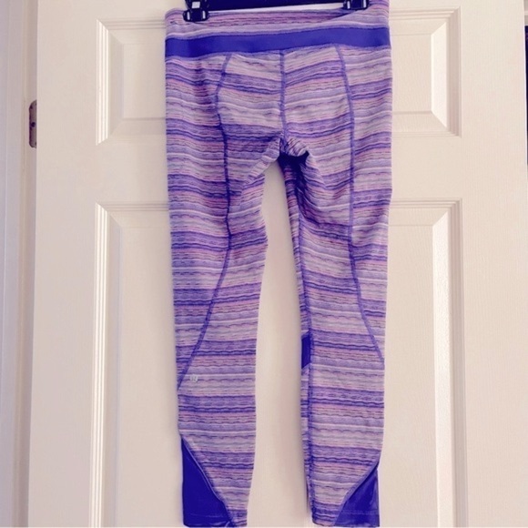 Lululemon Mid Rise Athletic Performance Leggings Stripes Purple Lavender Size 8 - Picture 2 of 15